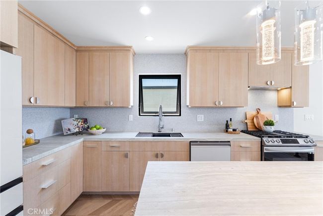 869 Santa Ana St, House other with 2 bedrooms, 3 bathrooms and 4 parking in Laguna Beach CA | Image 6