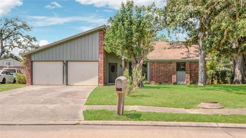 120 Anchusa St, Lake Jackson, TX, 77566-4302 | Card Image