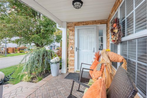 4 Cari Ln, Middle Island, NY, 11953-3020 | Card Image