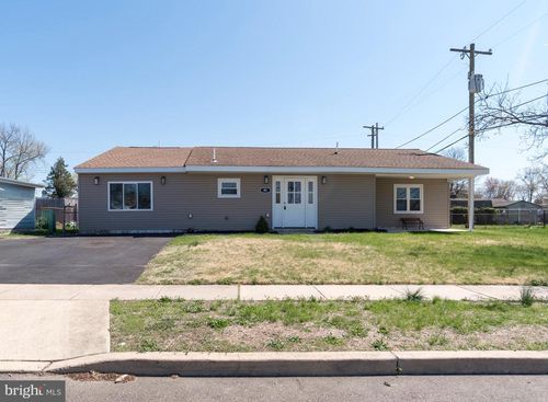 44 Elm Ln, Levittown, PA, 19054-3208 | Card Image