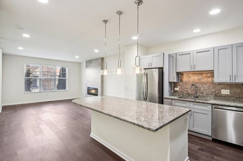 905 Times Square Dr, Aurora, IL, 60504-2147 | Card Image