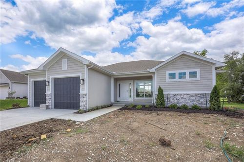 21903 W 177th Ter, Olathe, KS, 66062-8438 | Card Image
