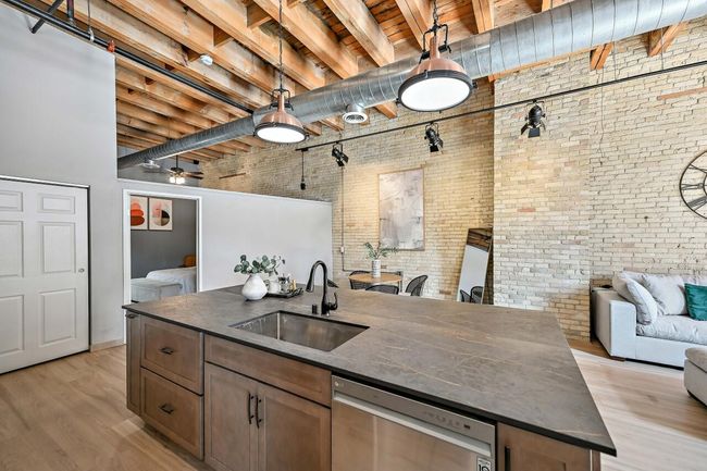 206 - 205 N Water Street, Condo with 2 bedrooms, 2 bathrooms and null parking in Milwaukee WI | Image 12