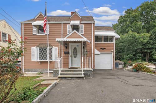 24 Oxford St, Bridgeport, CT, 06606-1939 | Card Image