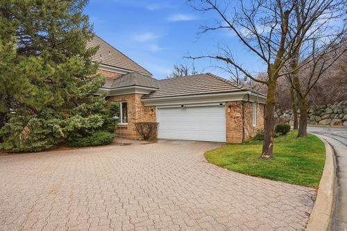 10 La Montagne Ln, Sandy, UT, 84092-6024 | Card Image