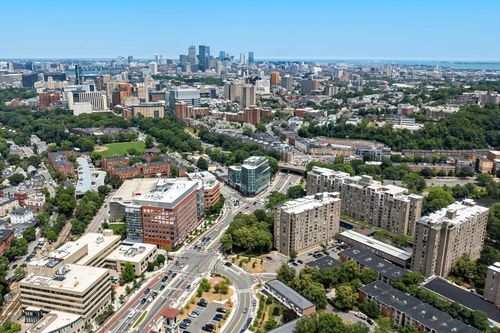 apt-603-33 Pond Ave, Brookline, MA, 02445-7156 | Card Image
