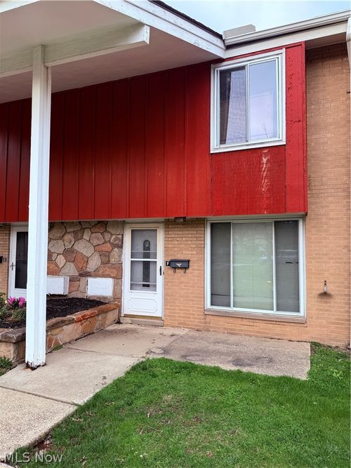 3f-1255 E 279th St, Euclid, OH, 44132-3067 | Card Image