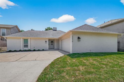 2219 Briar Branch Dr, Houston, TX, 77042-2959 | Card Image