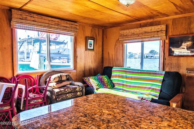 Boathouse Den | Image 16