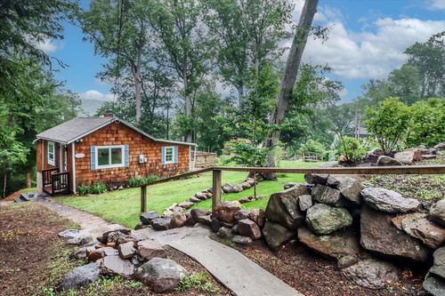 69 Forest Dr, Sandy Hook, CT, 06482-1228 | Card Image