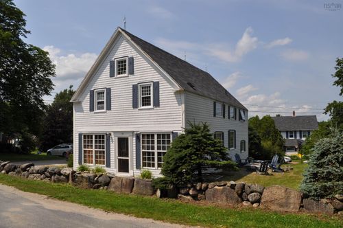 158 Prince St, Chester, NS, B0J1J0 | Card Image