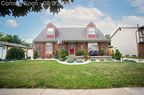 25058 Montebello Dr, Woodhaven, MI, 48183-4326 | Card Image