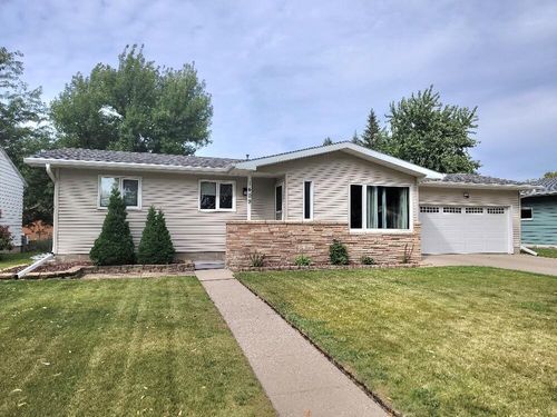 1409 N State St, ABERDEEN, SD, 57401-2168 | Card Image