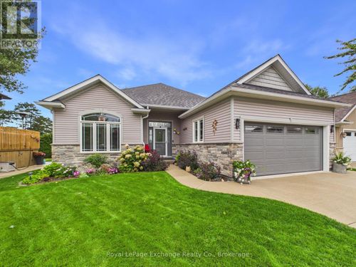 206 Gregor Drive, Huron Kinloss, ON, N2Z0A4 | Card Image