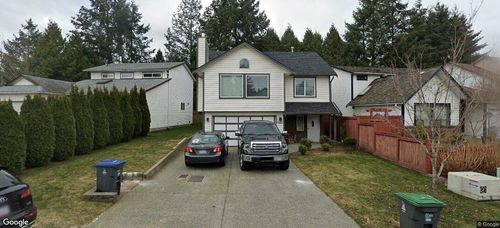 9043 155 St, Surrey, BC, V3R8W3 | Card Image