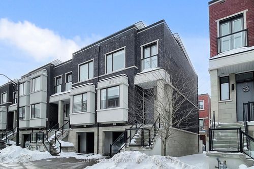 27 Genuine Lane, Richmond Hill, ON, L4B0E5 | Card Image