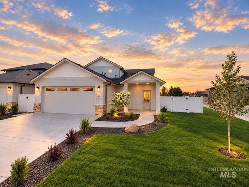 657 S Cassandra Ave, Kuna, ID, 83634-2368 | Card Image