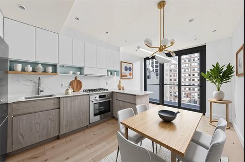 4b-4262 Hunter St, Long Island City, NY, 11101-4118 | Card Image