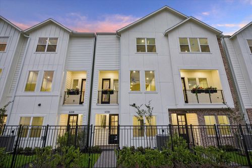 6336 Paddington Bend Dr, Houston, TX, 77008-3074 | Card Image