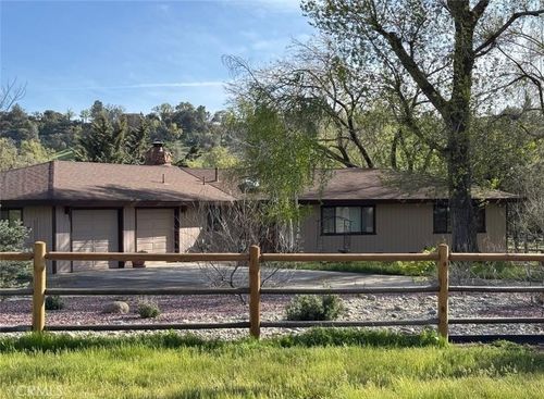 26931 Columbia Way, Tehachapi, CA, 93561-9235 | Card Image