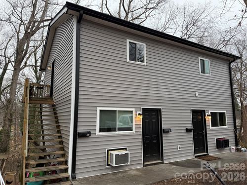 435 3rd Avenue Dr Se, Hickory, NC, 28602-3858 | Card Image