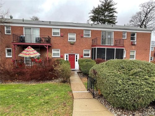 7107-9 Milford Ln, Suffern, NY, 10901-7921 | Card Image