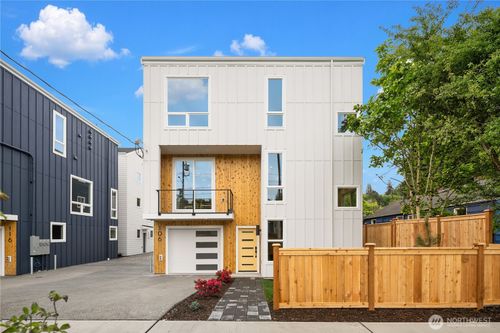 106 29th Ave E, Seattle, WA, 98112-4802 | Card Image