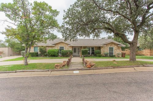 707 Avondale Dr, Big Spring, TX, 79720-6511 | Card Image