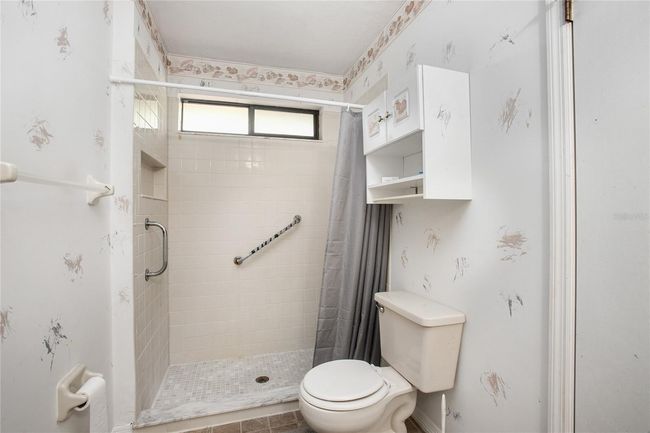 Primary Bathroom | Image 16