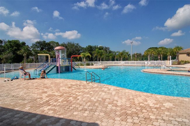 12358 Lavender Loop, House other with 4 bedrooms, 3 bathrooms and null parking in BRADENTON FL | Image 43