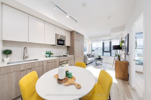 314-840 St Clair Ave W, Toronto, ON, M6C0A4 | Card Image