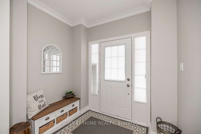 113 Fruitvale Cir, House attached with 3 bedrooms, 3 bathrooms and 2 parking in Brampton ON | Image 4