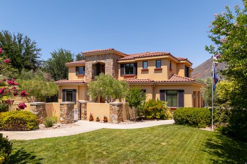 557 S Woods View Cir, St George, UT, 84770-5380 | Card Image