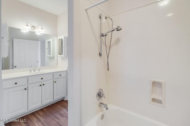 Apartment bath | Image 65