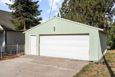 111 E Emma St, Home with 3 bedrooms, 2 bathrooms and null parking in Rockford WA | Image 3