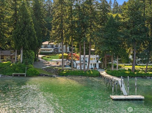 11710 Arrow Point Dr Ne, Bainbridge Island, WA, 98110-1425 | Card Image