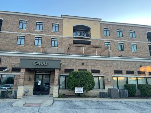 apt-305-6400 N Northwest Hwy, Chicago, IL, 60631-1795 | Card Image