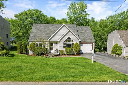 21 Irene Ave, Waterbury, CT, 06705-2535 | Card Image