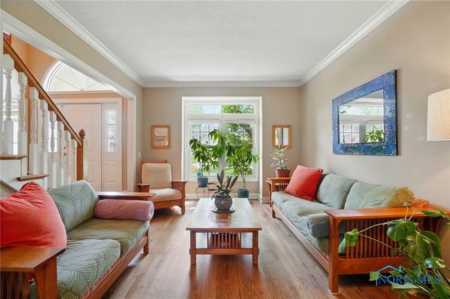 Living Room | Image 11