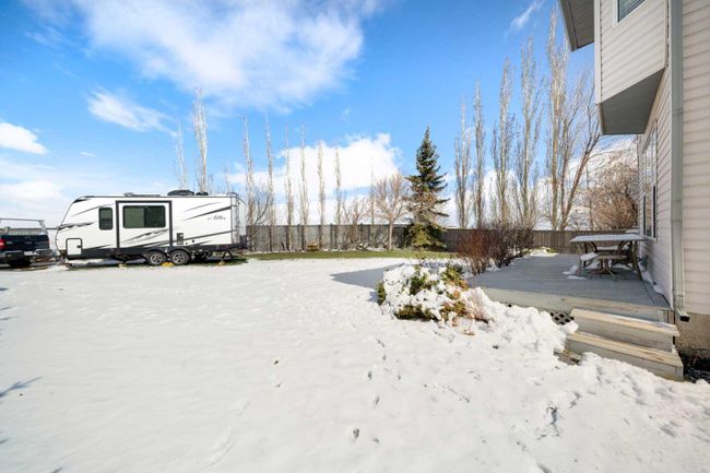 63 Hidden Ranch Close Nw, Home with 3 bedrooms, 2 bathrooms and 4 parking in Calgary AB | Image 37