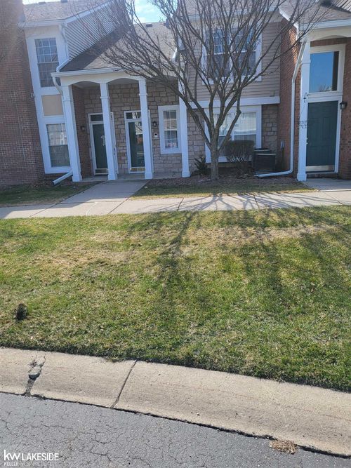 56429 Scotland Blvd, Shelby Township, MI, 48316-5042 | Card Image