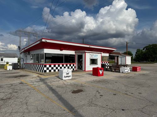 2002 15th St, Lawrenceville, IL, 62439-2218 | Card Image
