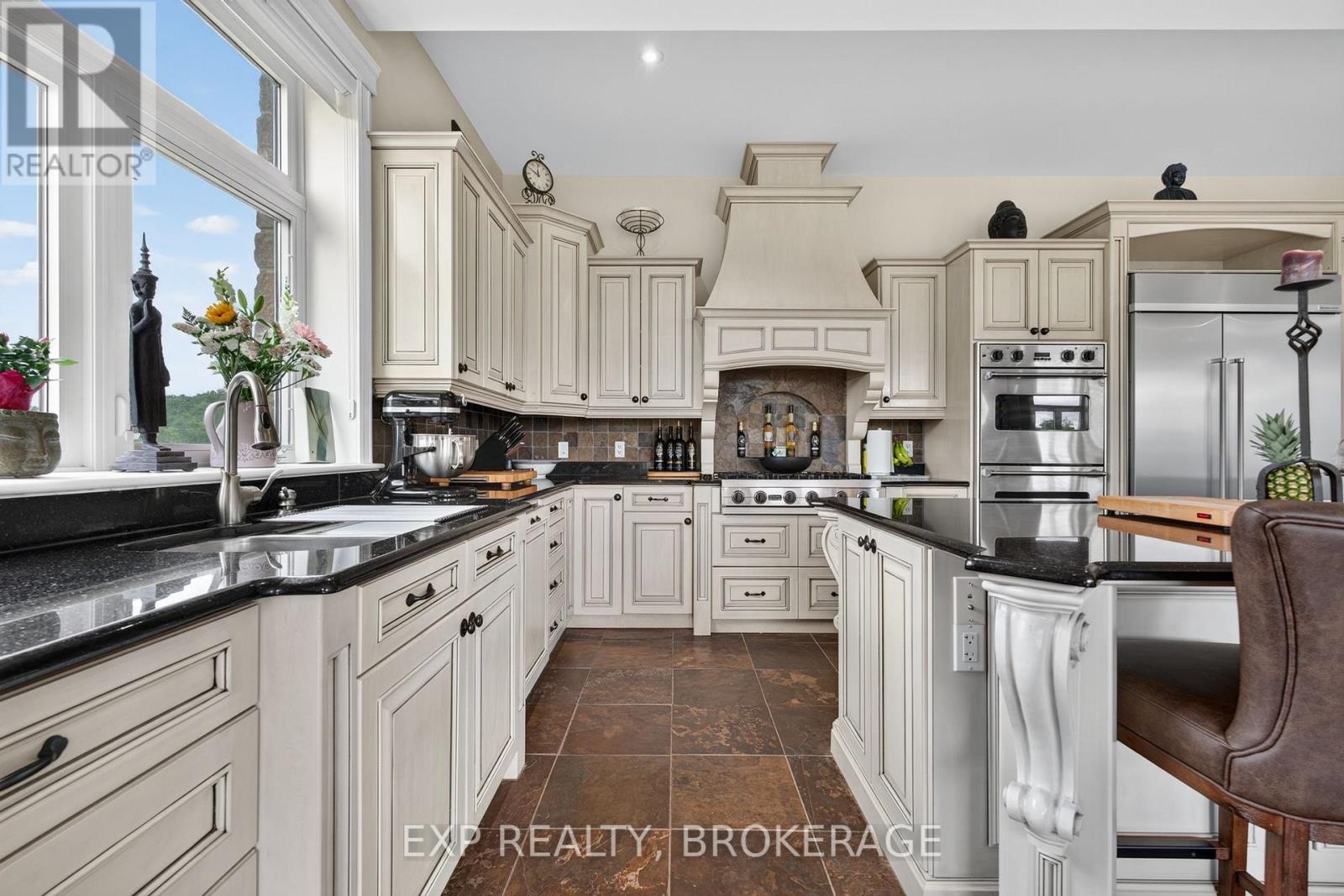 Residential in Frontenac Islands (Howe Island) 5