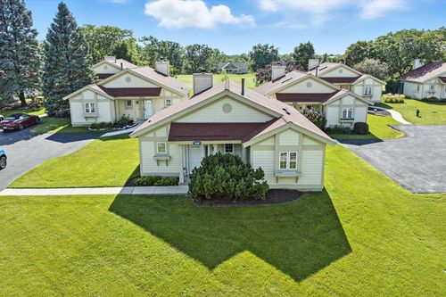 1642 Cottage Dr, LAKE GENEVA, WI, 53147-4849 | Card Image