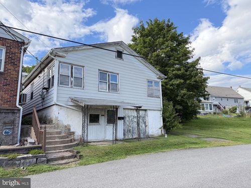 17 E Mussmano, Nesquehoning, PA, 18240 | Card Image