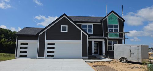 40-7961 Loralyn Ct, Caledonia, MI, 49316-7963 | Card Image