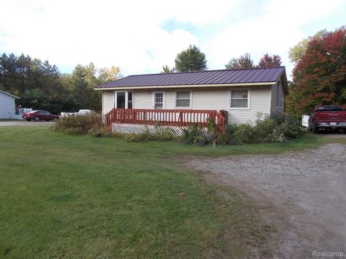 3130 Cat Lake Rd, Caro, MI, 48723-9555 | Card Image