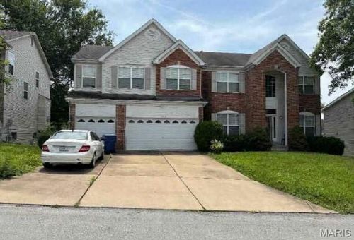 10340 Savannah Ave, Frontenac, MO, 63131-2739 | Card Image