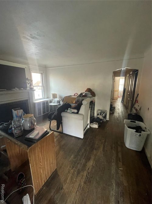 19778 Tracey St, Detroit, MI, 48235-1527 | Card Image