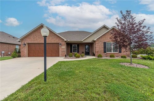607 W Bentley Cir, Troy, OH, 45373-7848 | Card Image